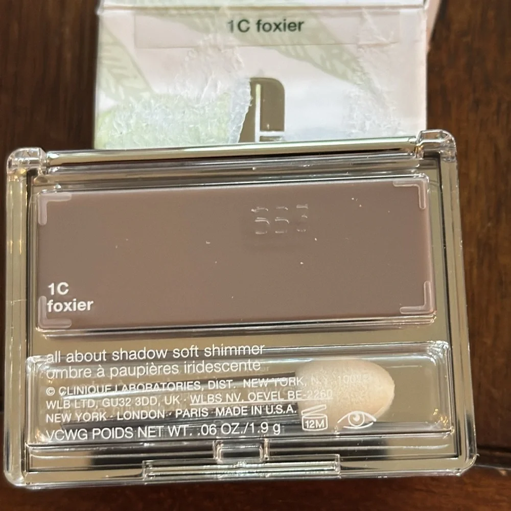 Clinique All About Shadow soft shimmer in Foxier C1 New